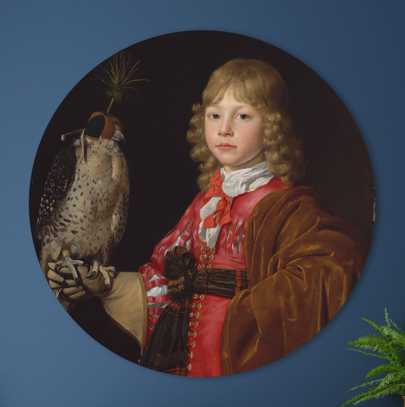 Portrait d'un garçon avec un faucon