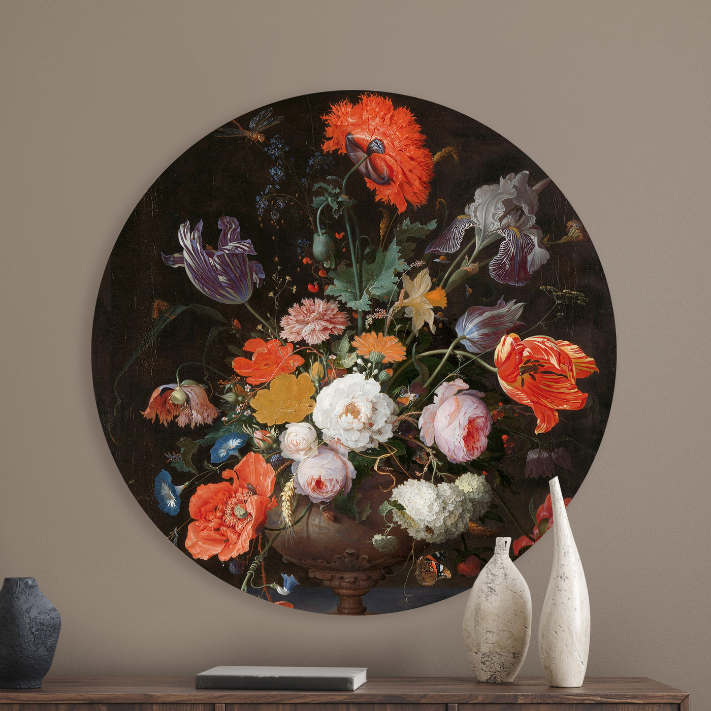 Nature morte avec des fleurs et une montre