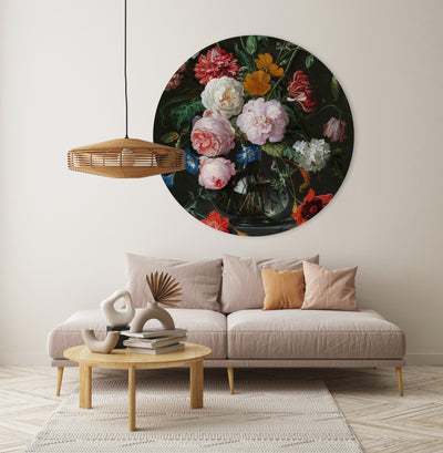 Nature morte avec des fleurs dans un vase en verre